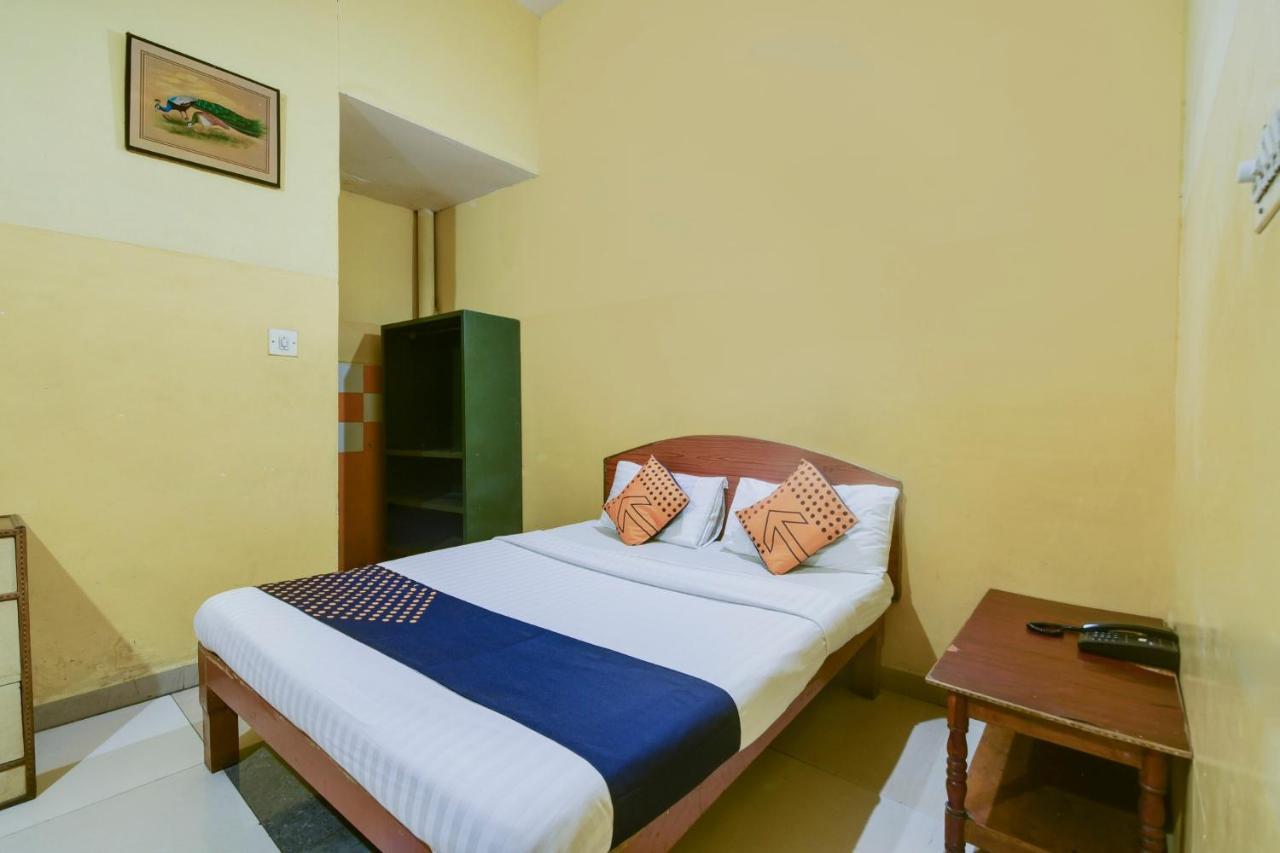 Spot On 74228 Galaxy Comforts Hotel Narasimharaja Puram Kültér fotó